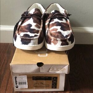 Women’s Cow Print Shoes size 9 NWT